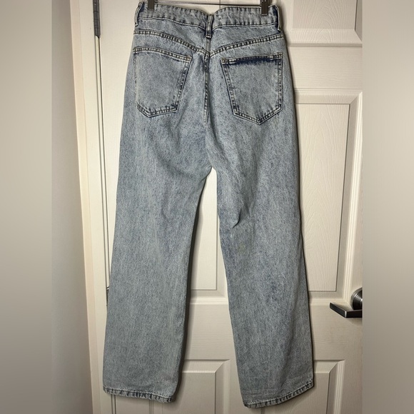 PrettyLittleThing Boyfriend Jeans - Picture 6 of 9